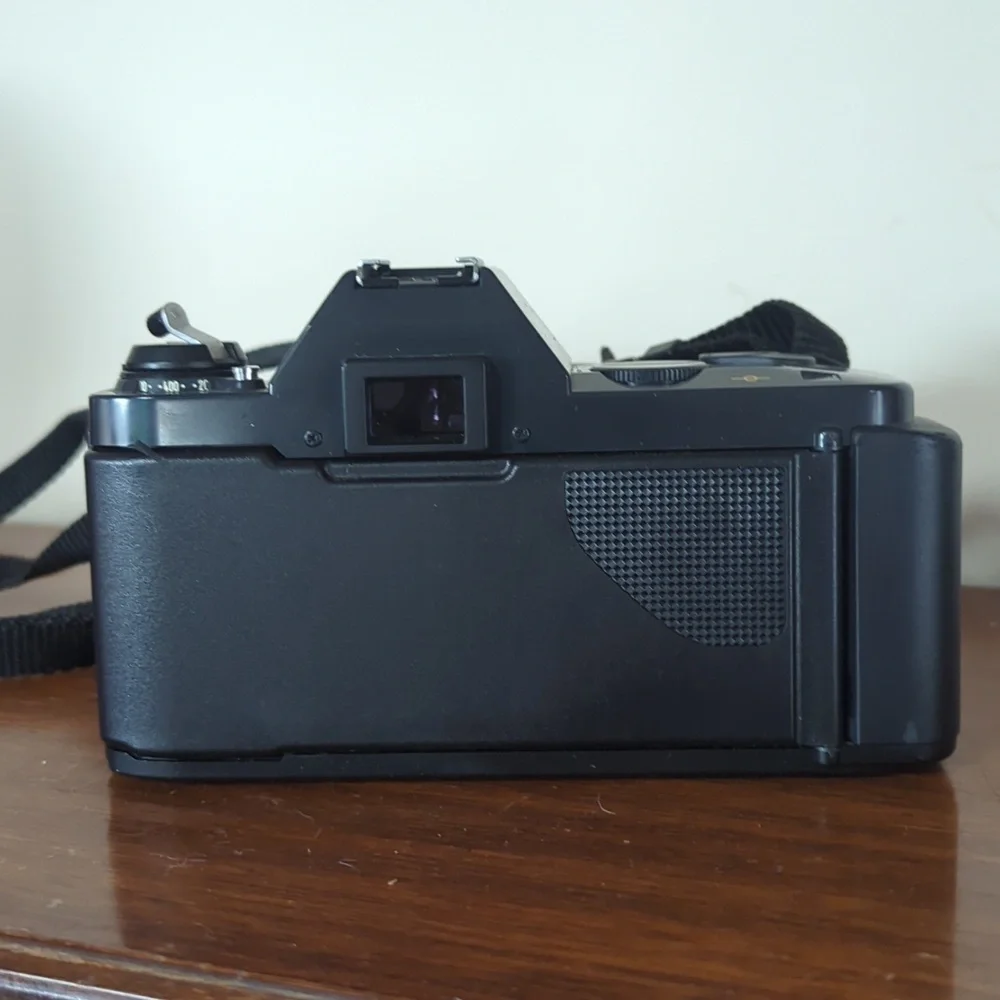 Vintage Canon T50 35mm SLR with Flash and Carrying Case